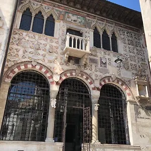 Casa Largo La Piazzola Guest house